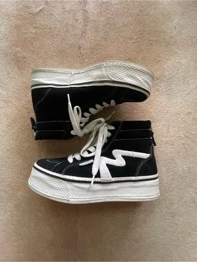 Steve Madden High Top Sneakers